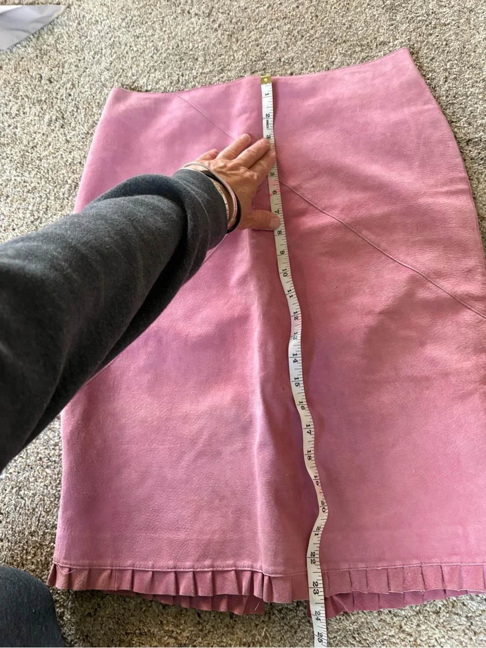 Classiques Entier Suede Pencil Skirt in Dusty Rose vintage size 8